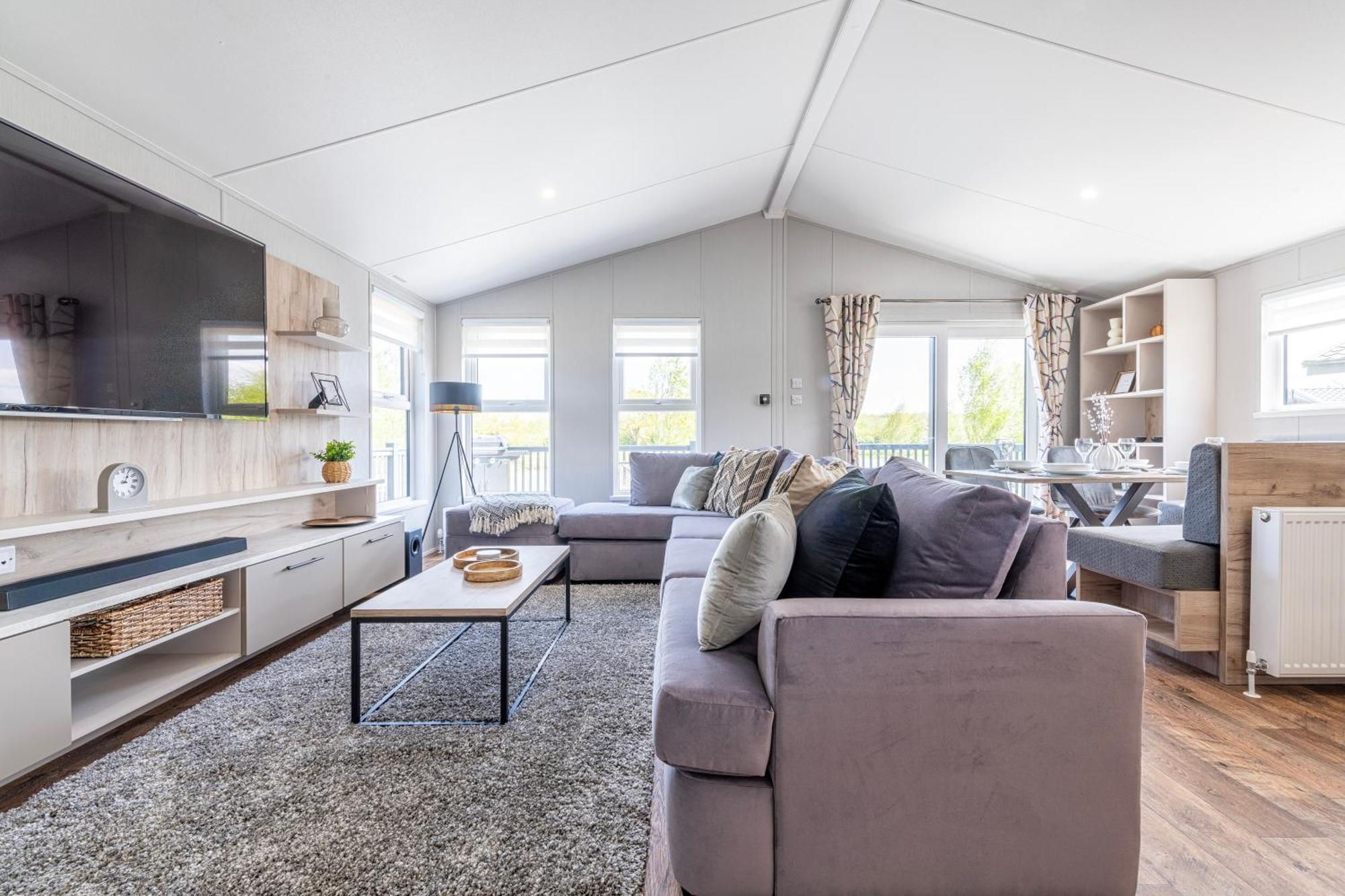 Ella Lodge Lincoln Luaran gambar